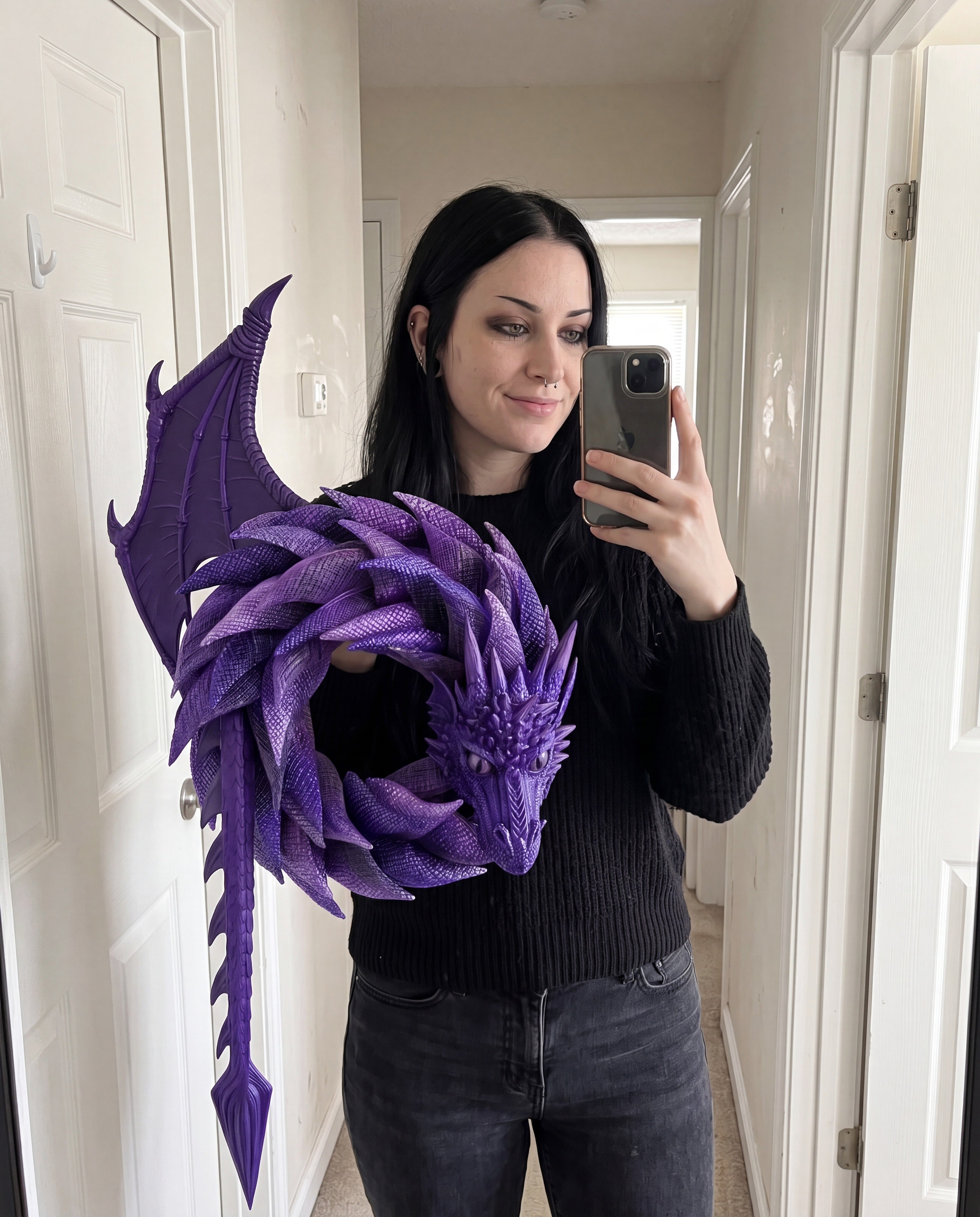 files/13_mirror_selfie_violet.jpg